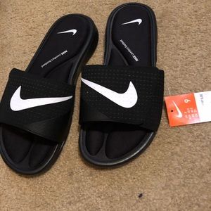 Nike Ultra comfort Slides Brand new no box Sz9